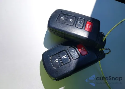 2018 Toyota Highlander Xle from USA, damaged, VIN 5TDJZRFH1JS547160